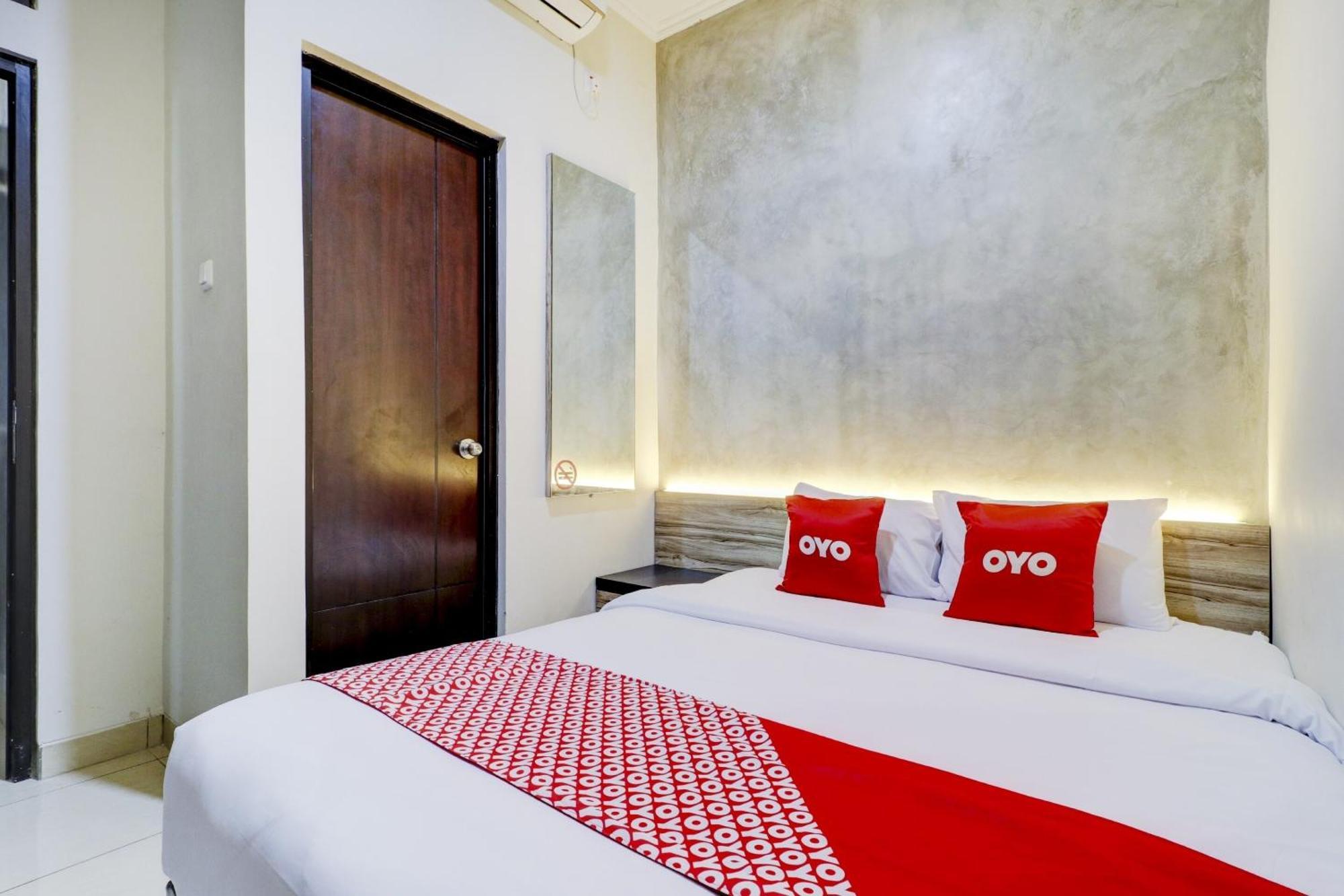 Oyo 90215 Ada Residence Telukjambe Zewnętrze zdjęcie